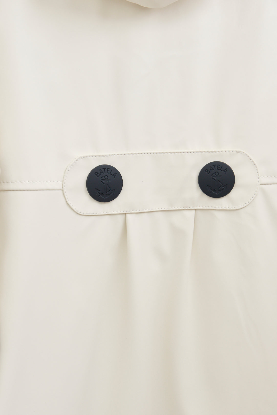 Waterproof roomy raincoat