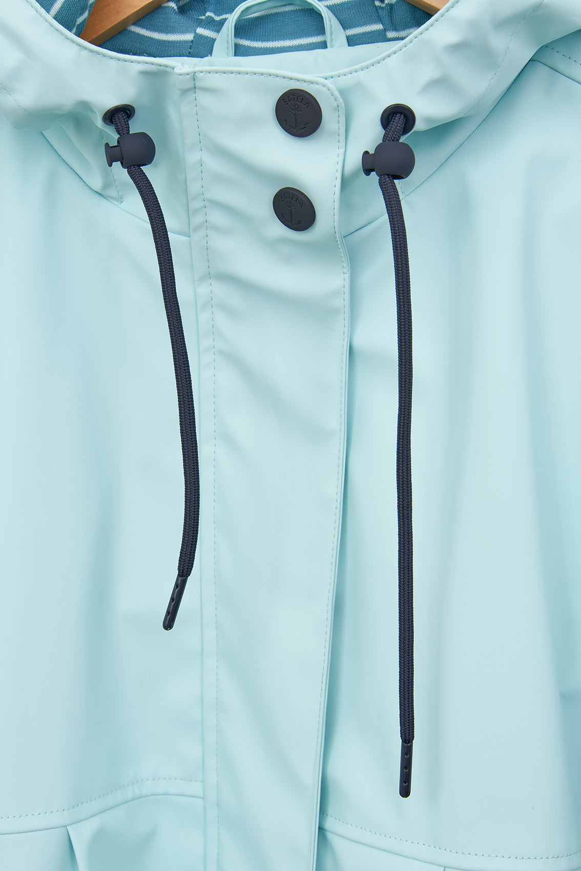 Chubasquero impermeable corte amplio