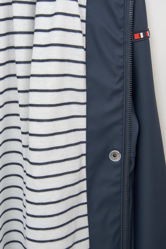 Chubasquero impermeable corte amplio