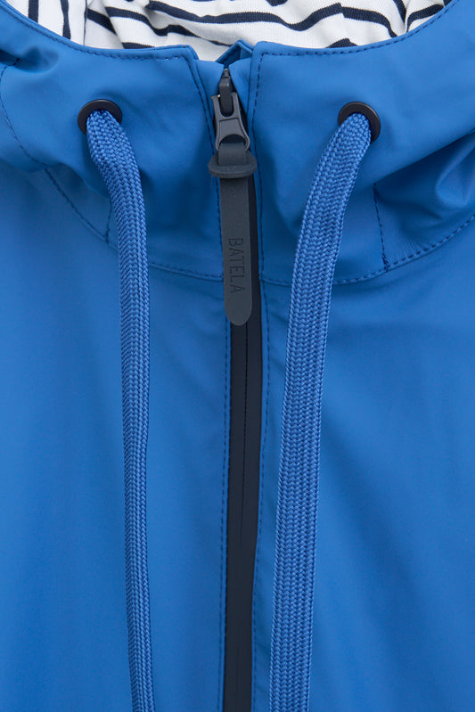 100% waterproof rain jacket with striped lining