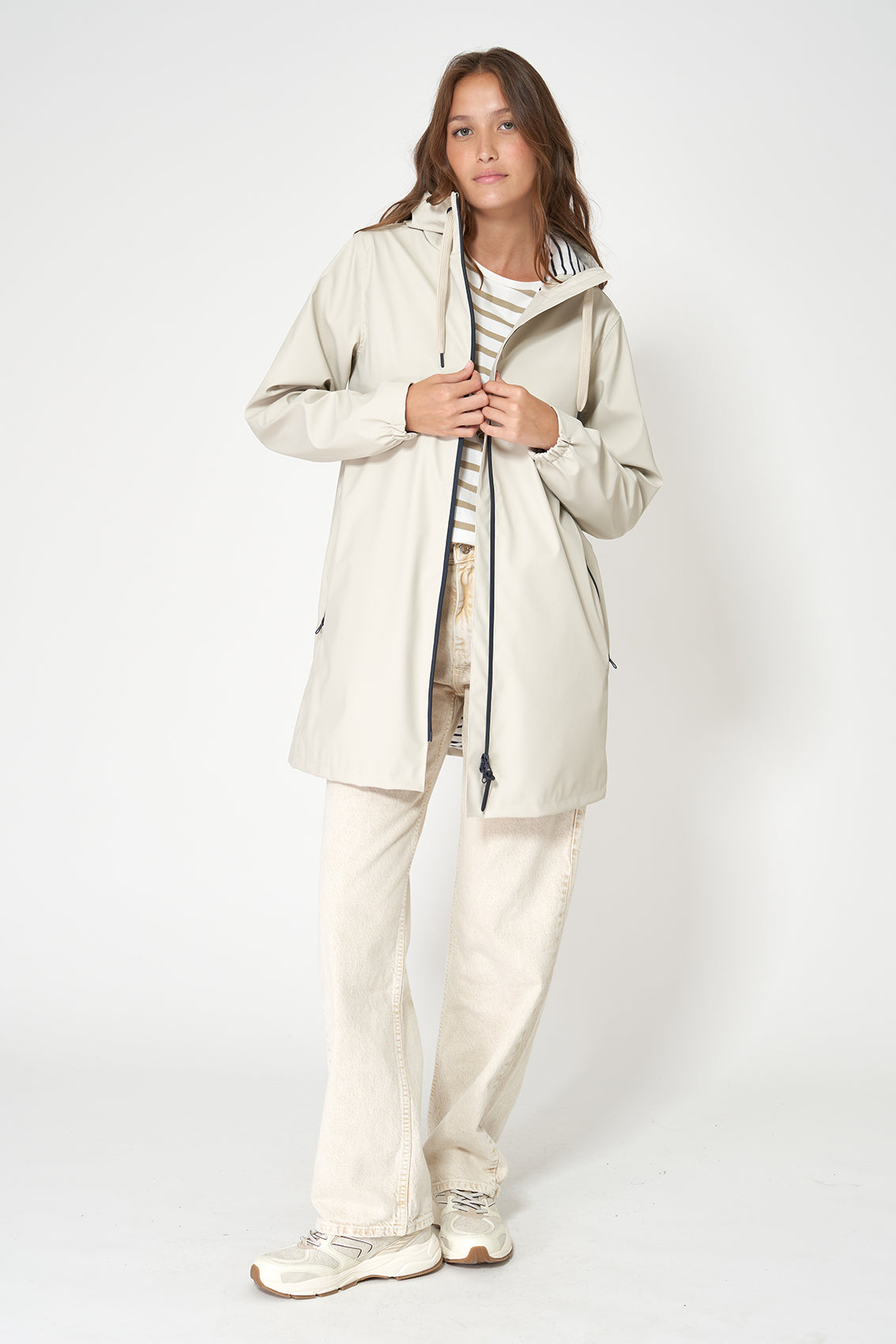 Chubasquero 100% impermeable con forro de rayas