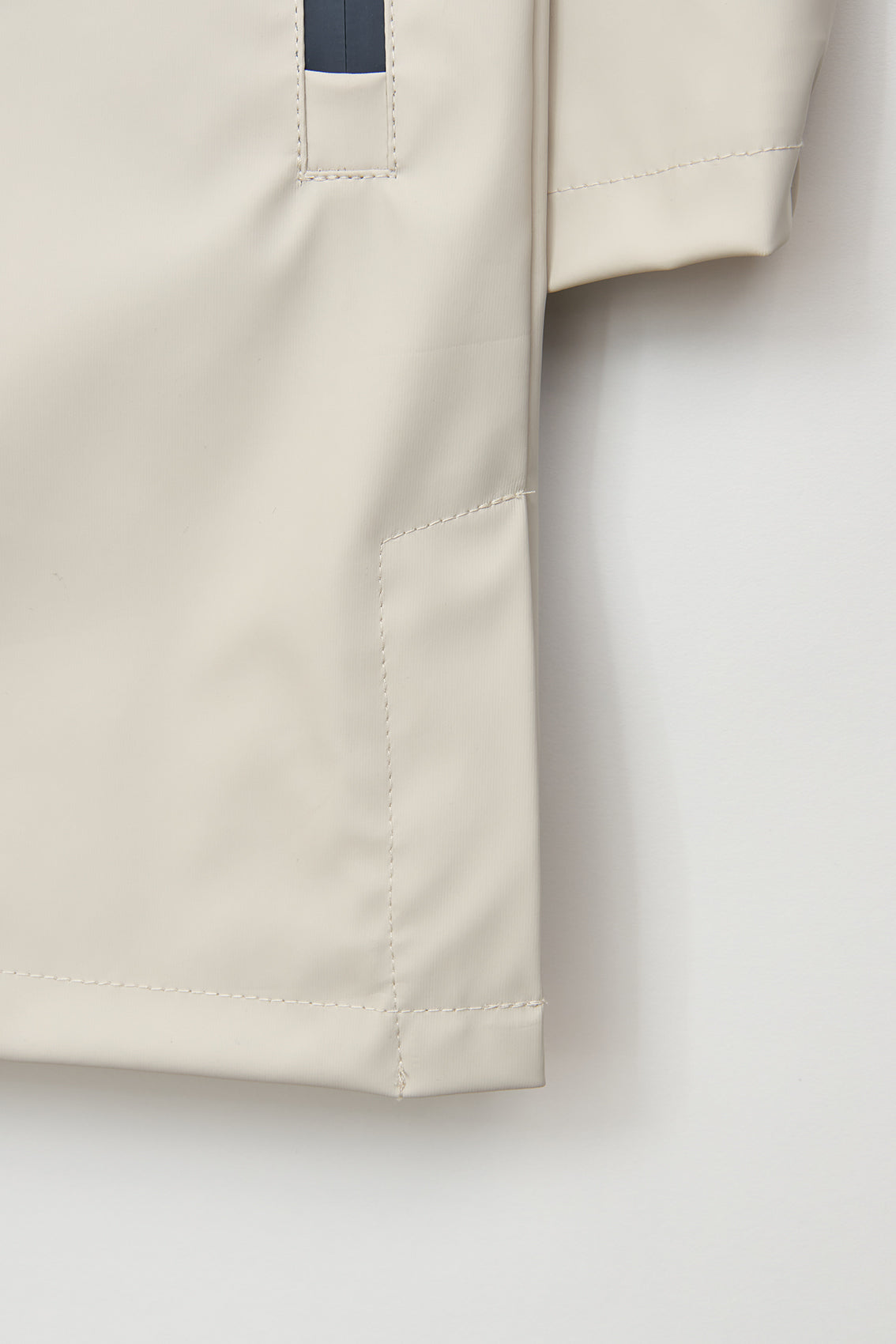 Chubasquero 100% impermeable con forro de rayas