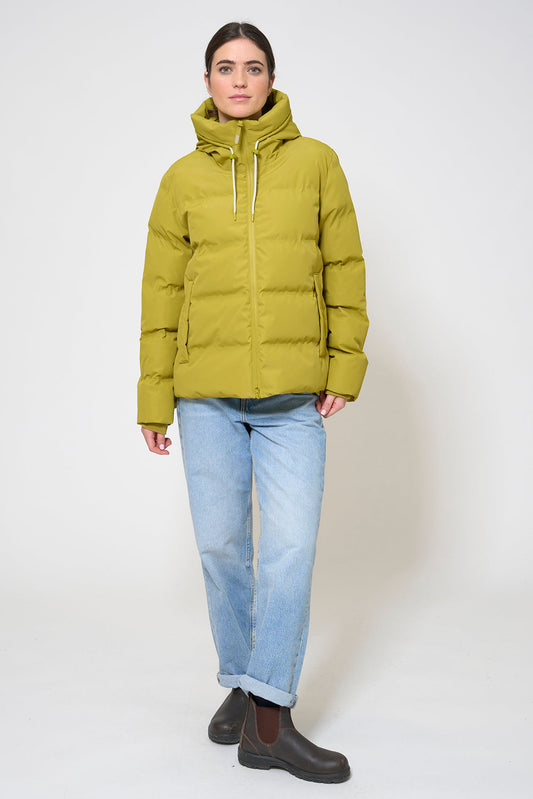 Short, 100% waterproof puffer jacket