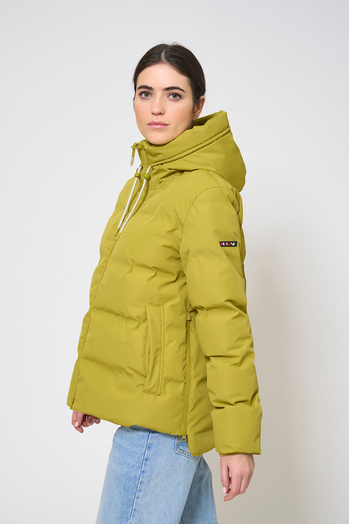Short, 100% waterproof puffer jacket