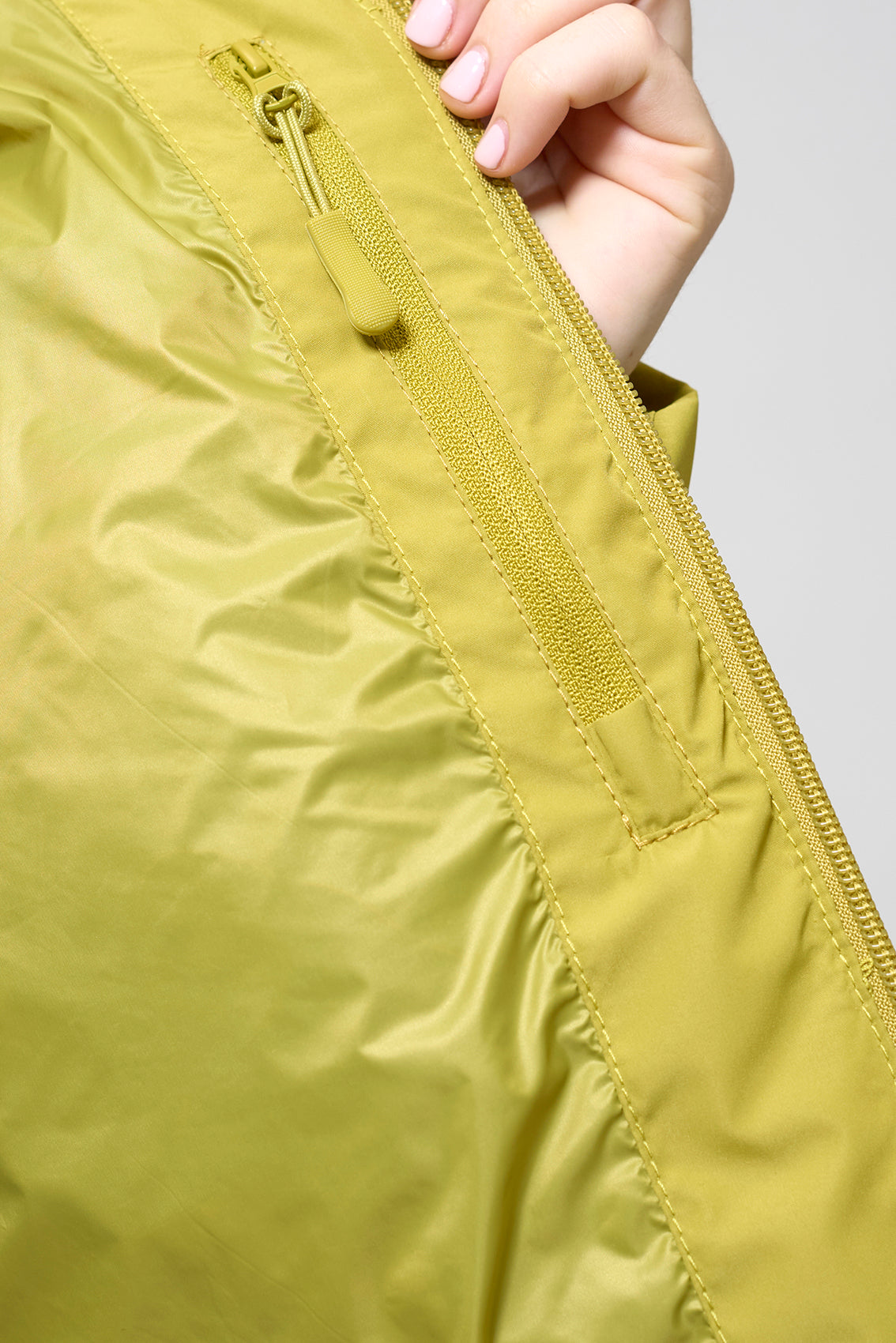 Short, 100% waterproof puffer jacket