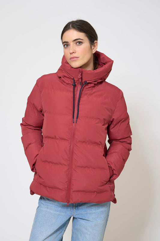 Short, 100% waterproof puffer jacket