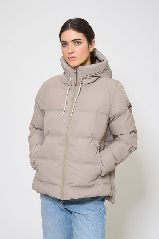 Short, 100% waterproof puffer jacket