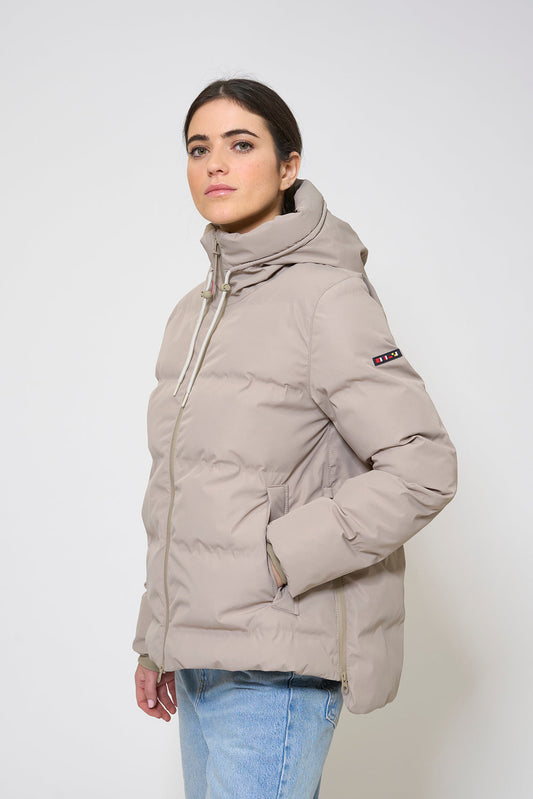 Short, 100% waterproof puffer jacket