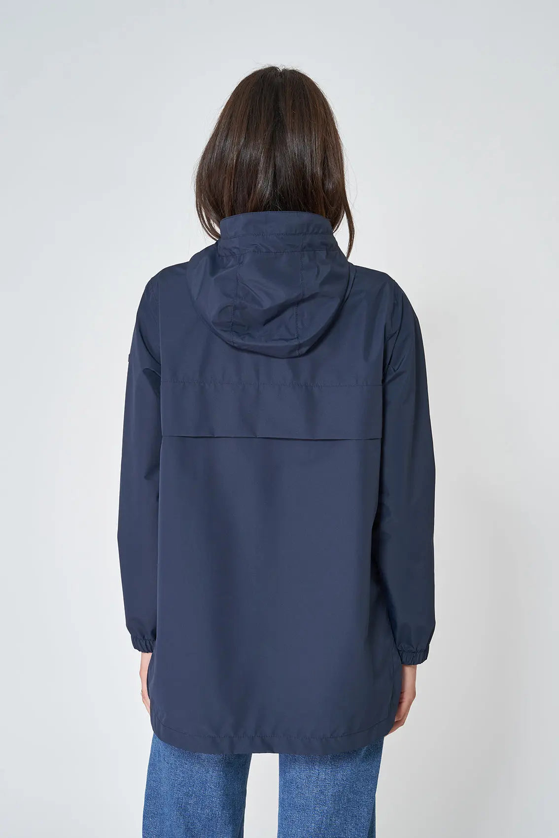 Chubasquero sin forro con costuras selladas 100% Impermeable