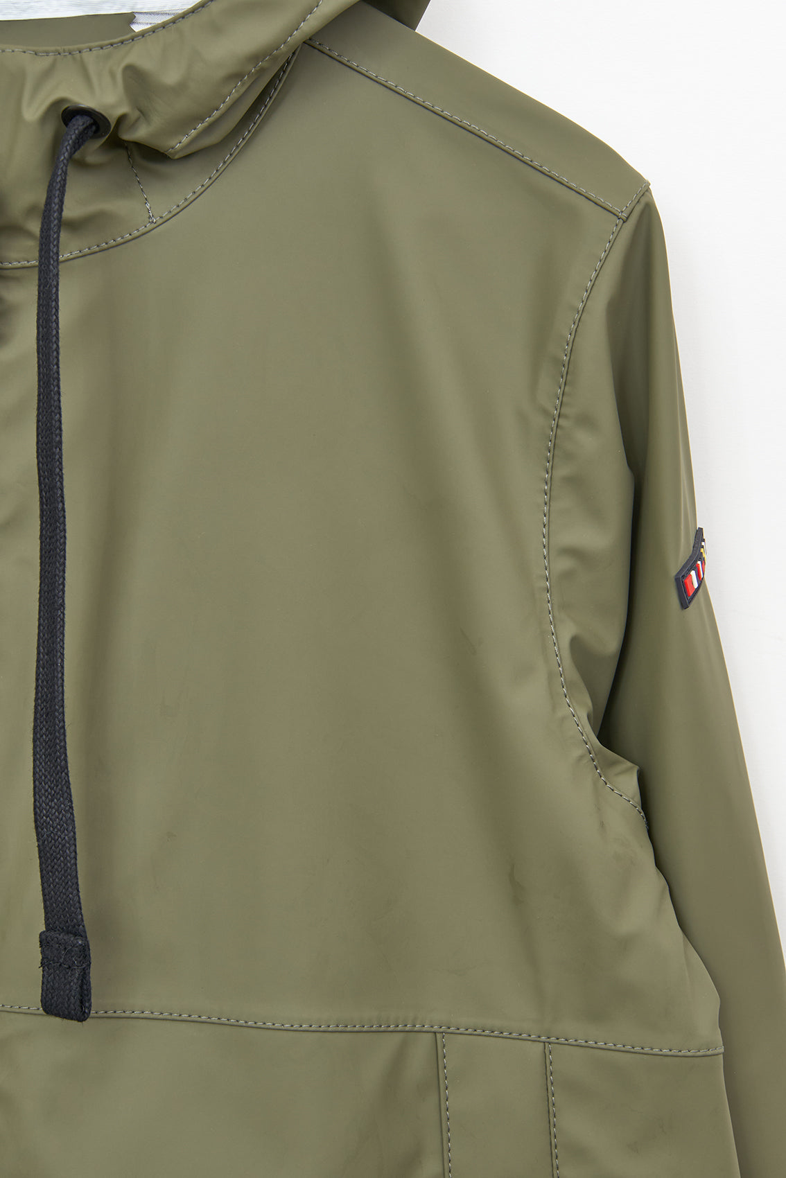 100% waterproof raincoat with heat-sealed seams