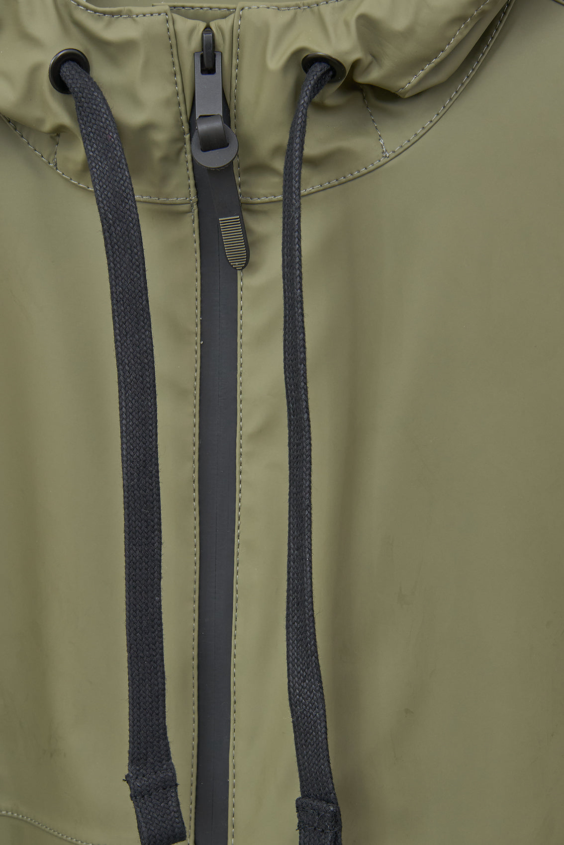 100% waterproof raincoat with heat-sealed seams