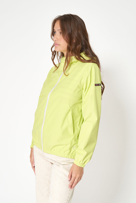 Chaqueta corta técnica 100% impermeable packable
