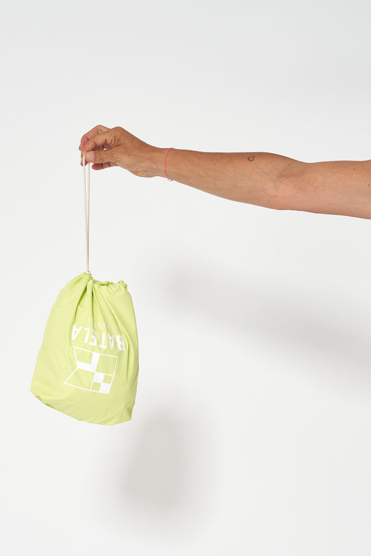 Chaqueta corta técnica 100% impermeable packable