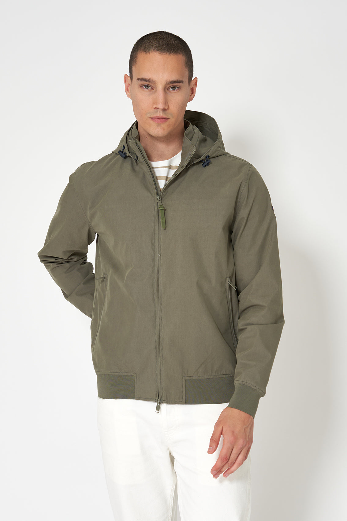 Cazadora tipo bomber de algodón 100% impermeable