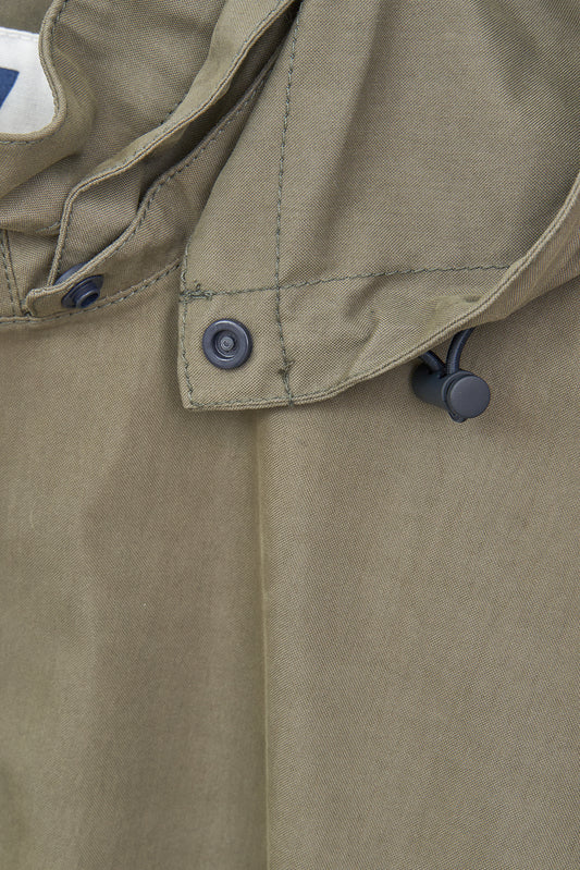 Cazadora tipo bomber de algodón 100% impermeable