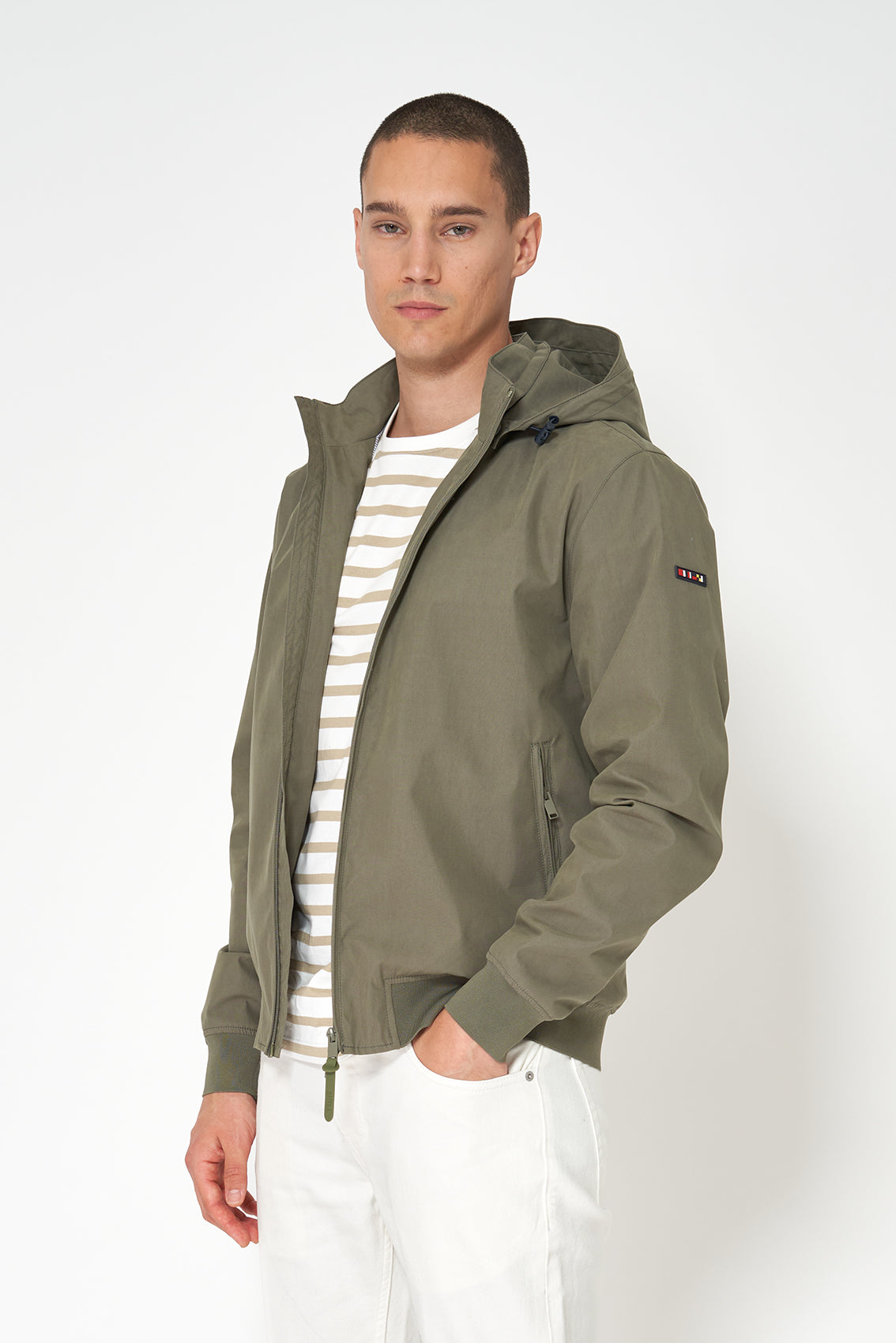 Cazadora tipo bomber de algodón 100% impermeable