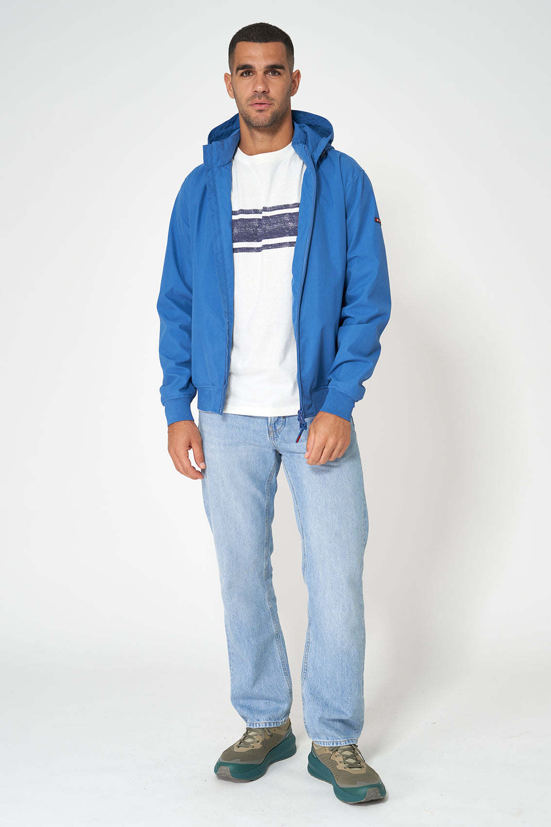 Cazadora tipo bomber de algodón 100% impermeable