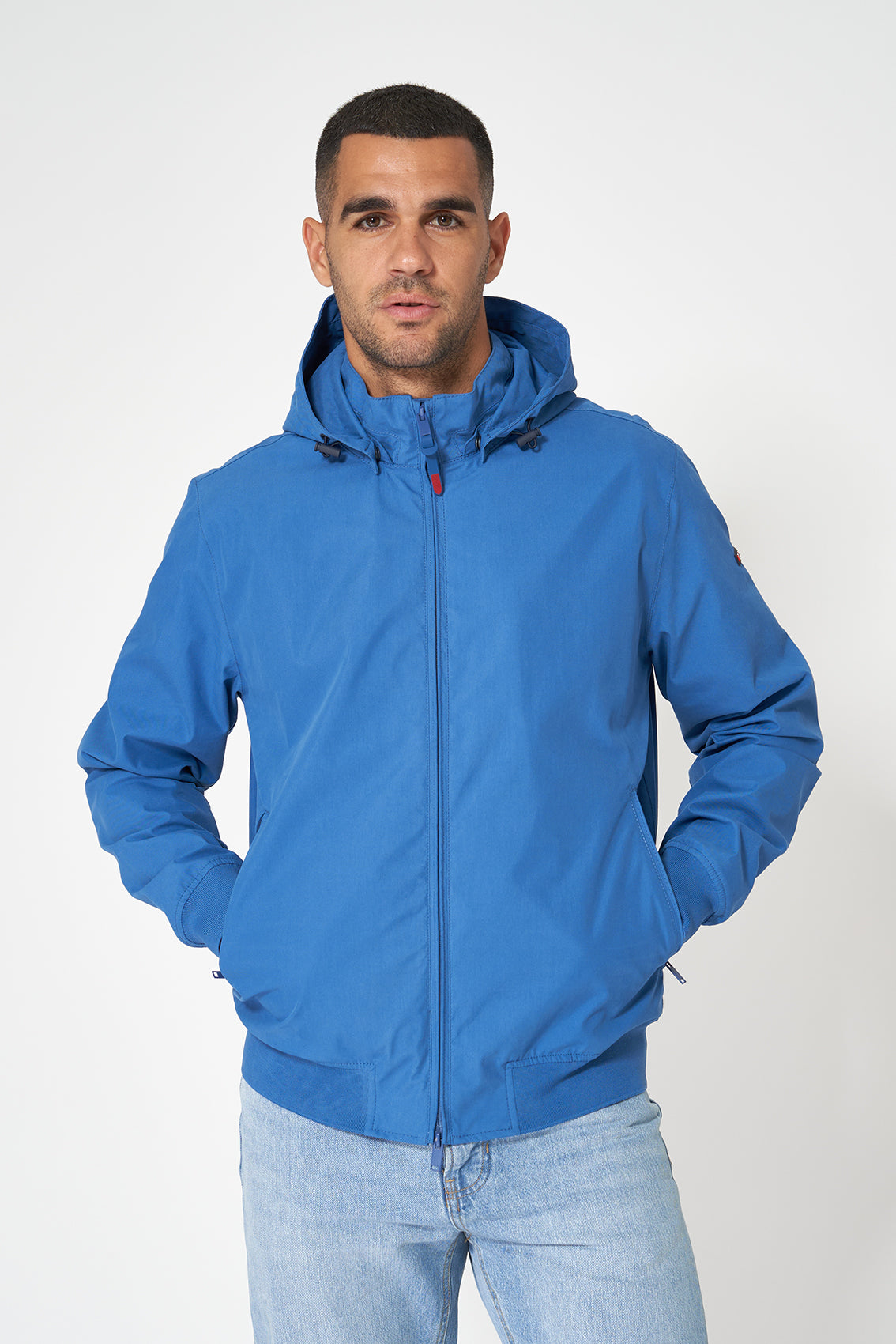 Cazadora tipo bomber de algodón 100% impermeable