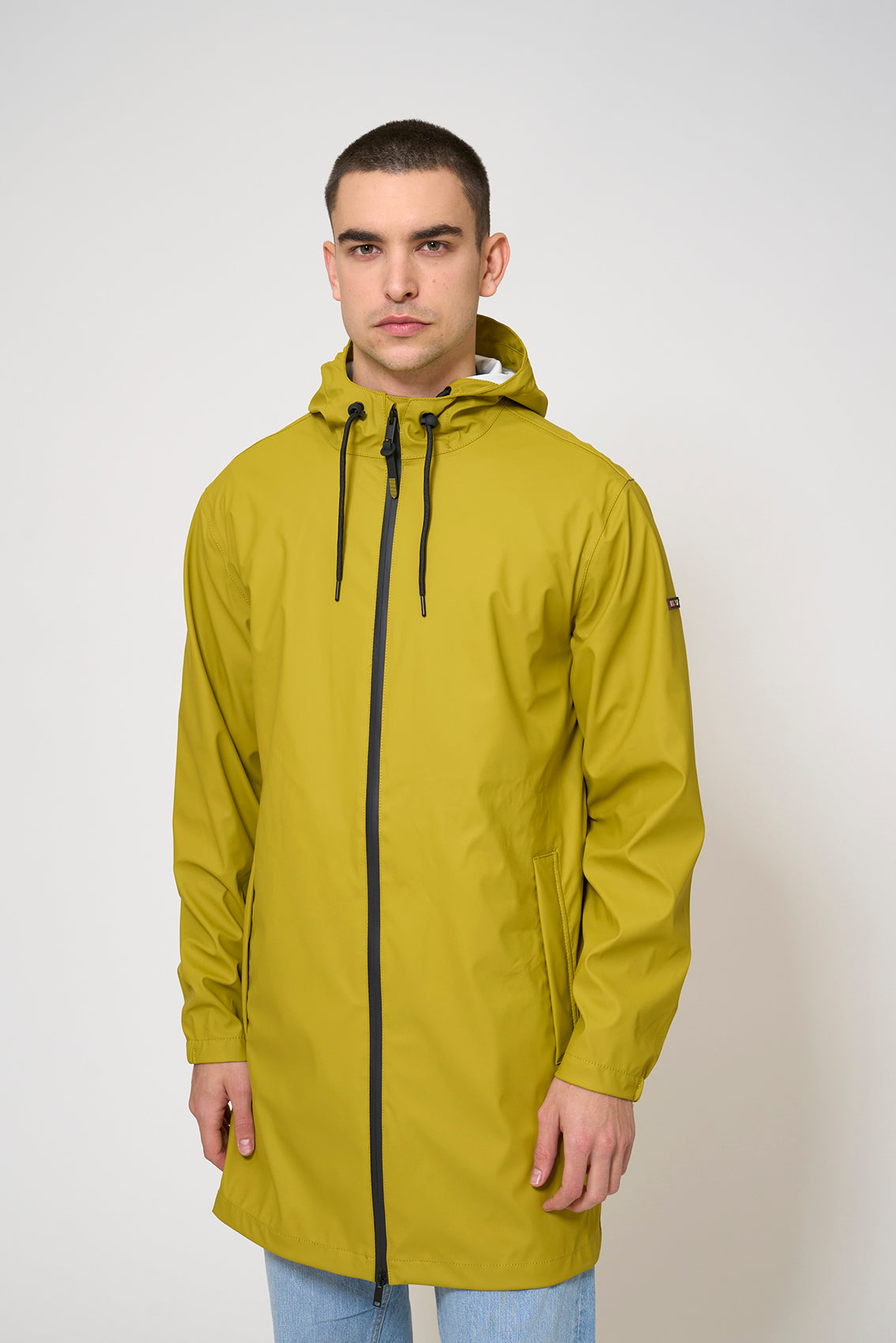 Mid-season waterproof raincoat