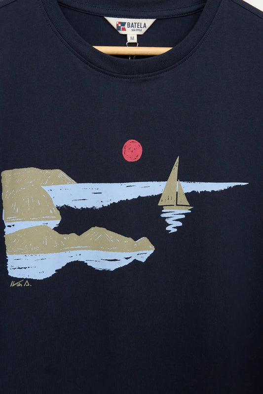 Iker Aiestaranek diseinatutako serigrafia duen kamiseta