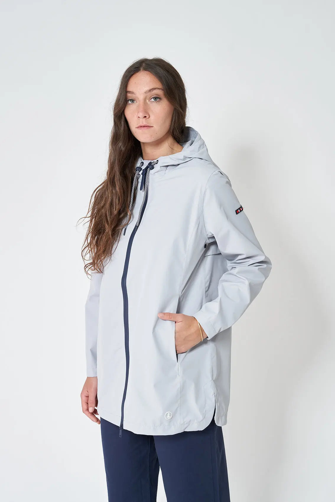 Chubasquero sin forro con costuras selladas 100% Impermeable