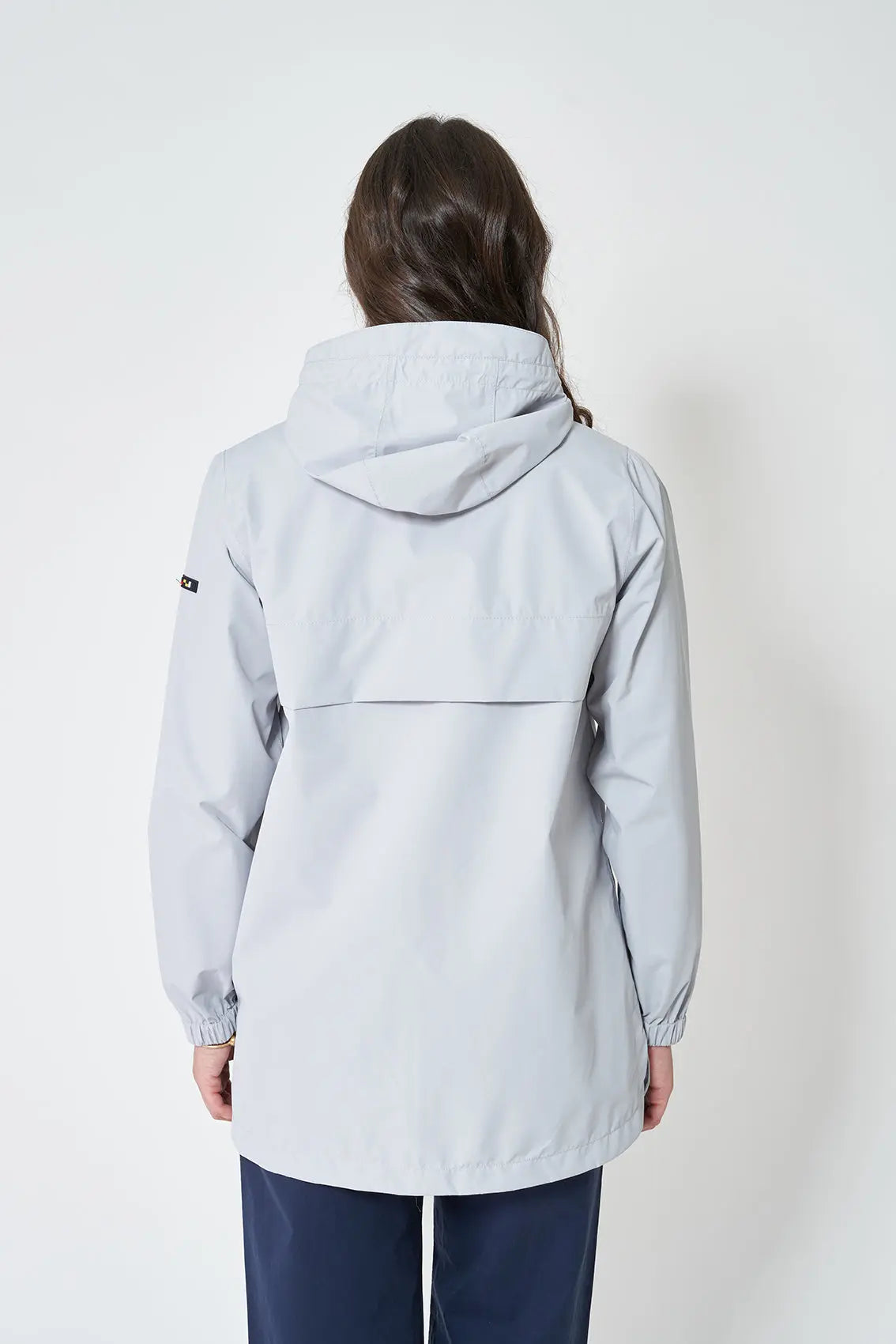 Chubasquero sin forro con costuras selladas 100% Impermeable