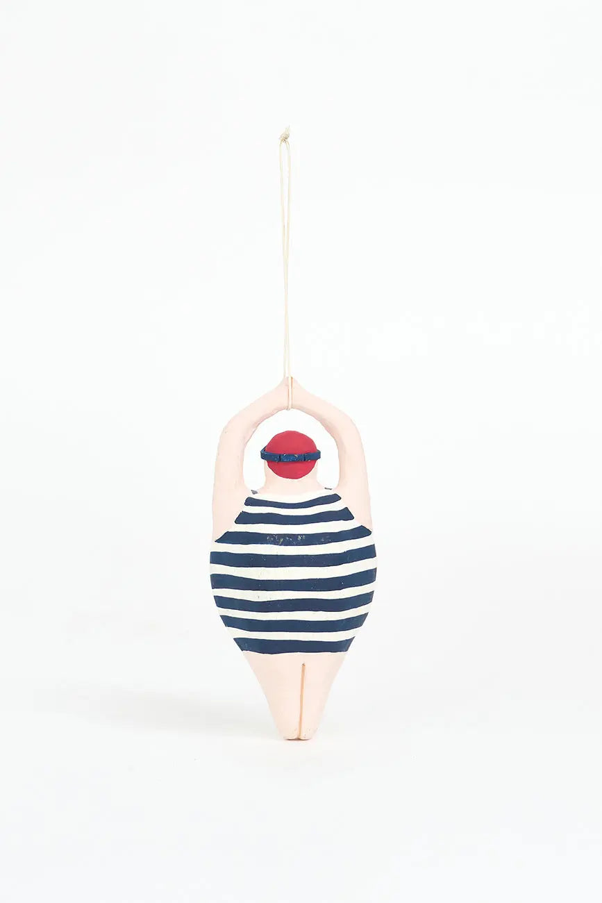 Colgante de bañista de época en papel maché