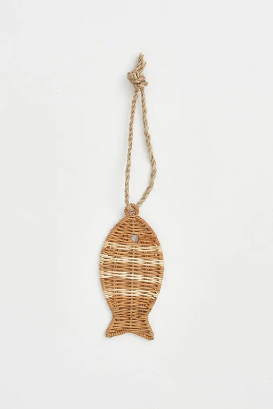 Colgante de ratán con forma de pez
