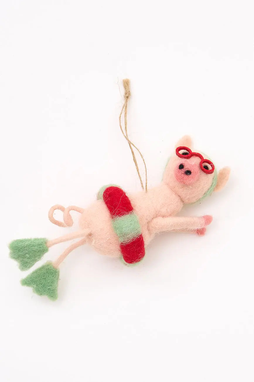 Colgante navideño en fieltro cerdita nadadora