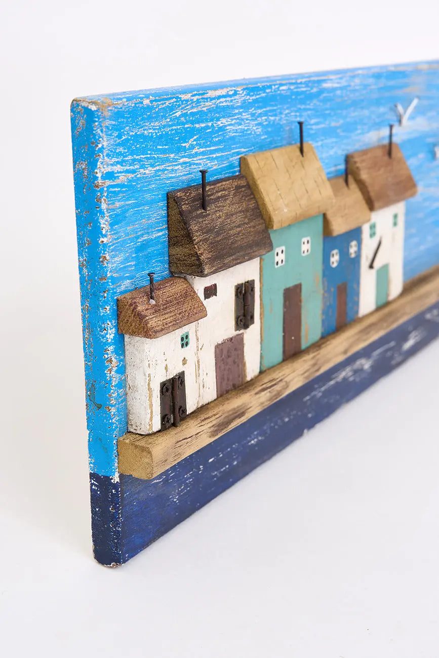 Cuadro de paisaje costero con puerto en madera envejecida