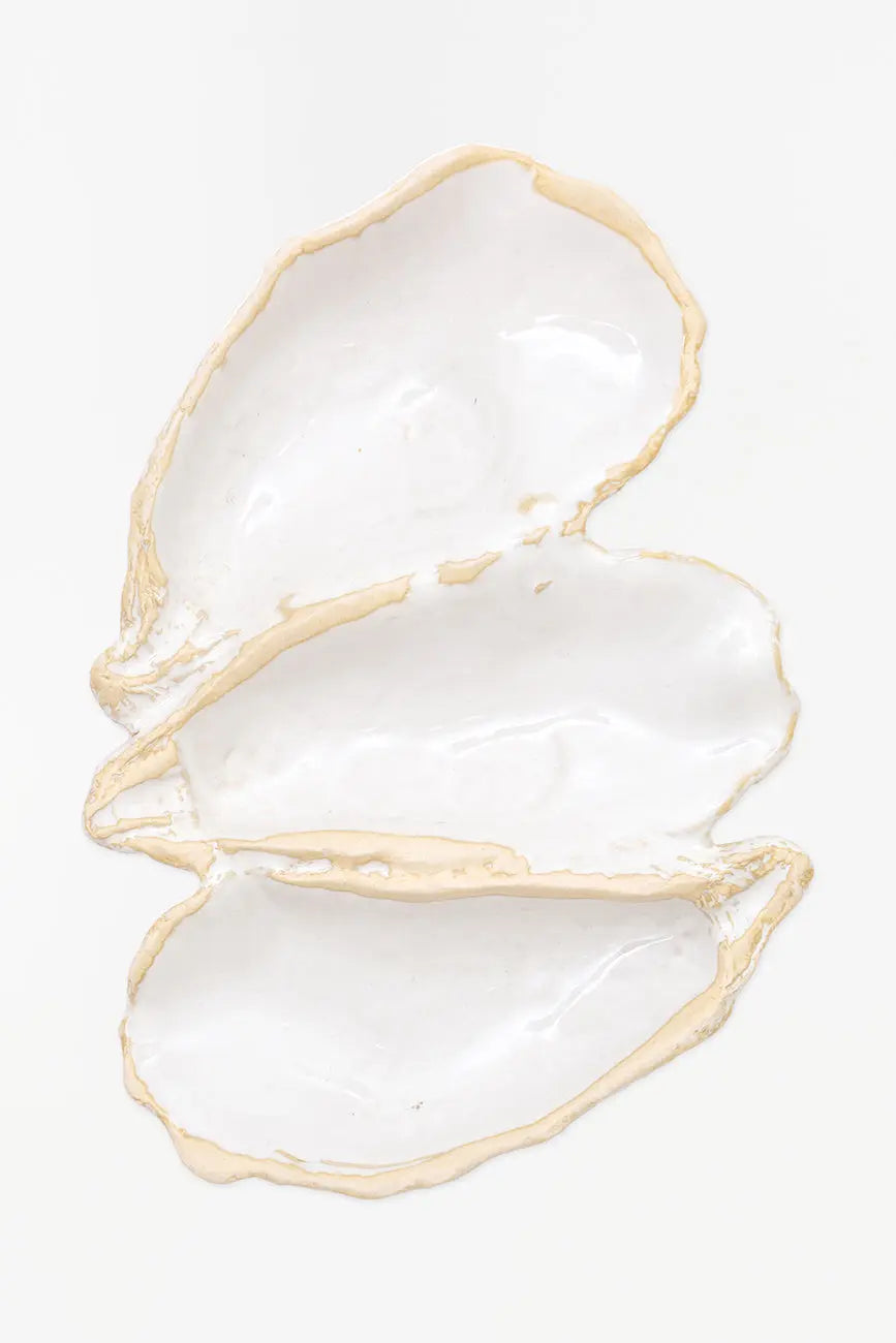 Oyster-shaped ceramic bowl