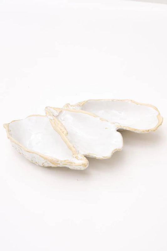 Oyster-shaped ceramic bowl