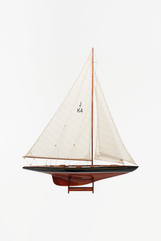 Wooden model of the sailboat “Endeavour” (Small)