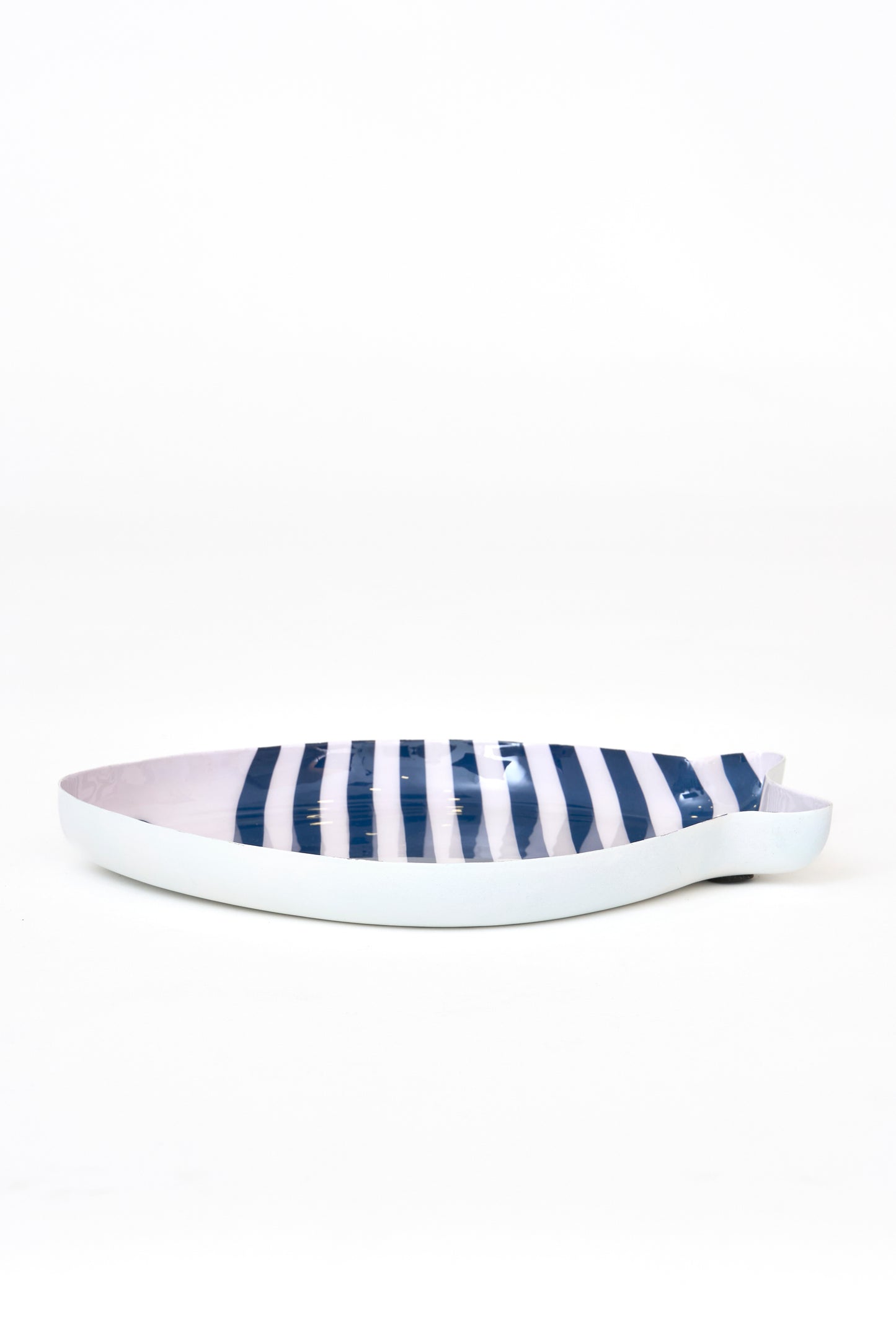 Metalezko erretilu marraduna, arrain-formakoa