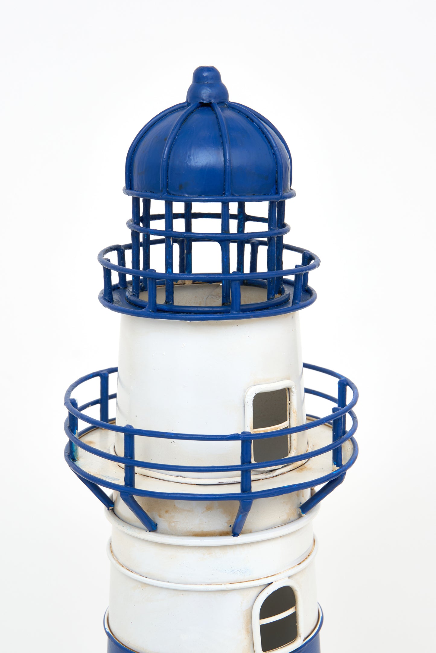 Lanpara apaingarri gorria, itsasargi-formakoa