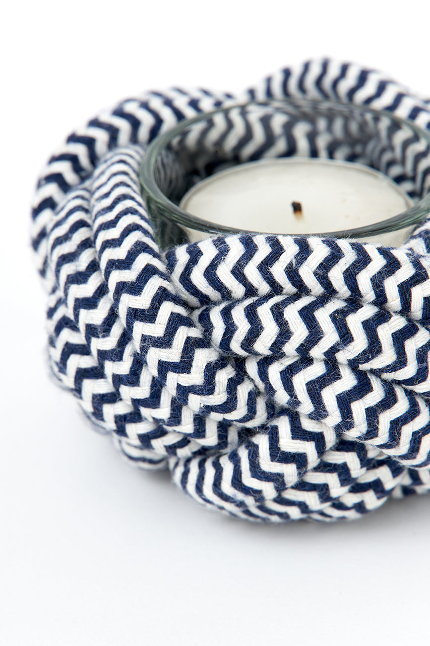 Rope candle holder