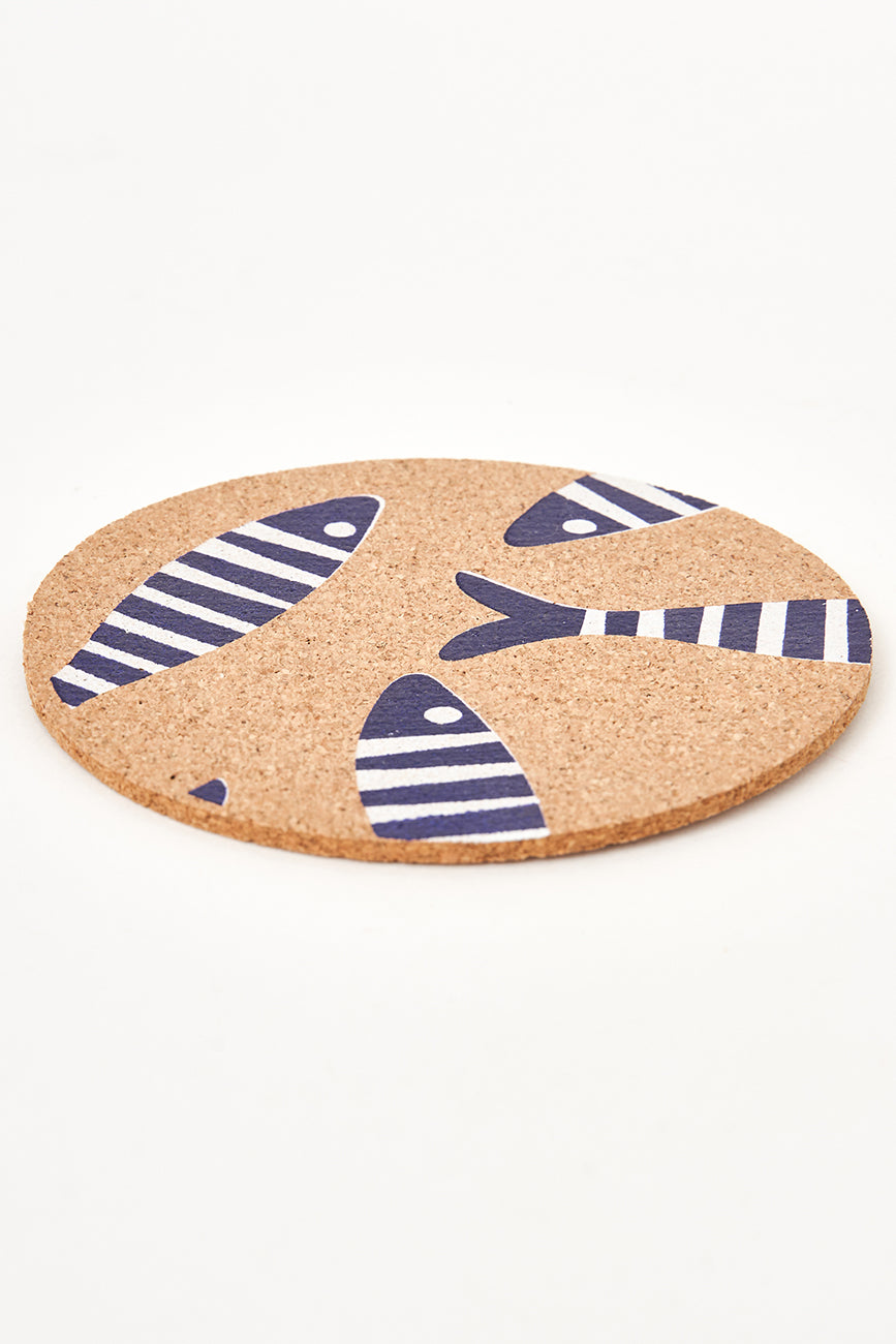 Kortxozko edontzi-azpikoa, arrainak