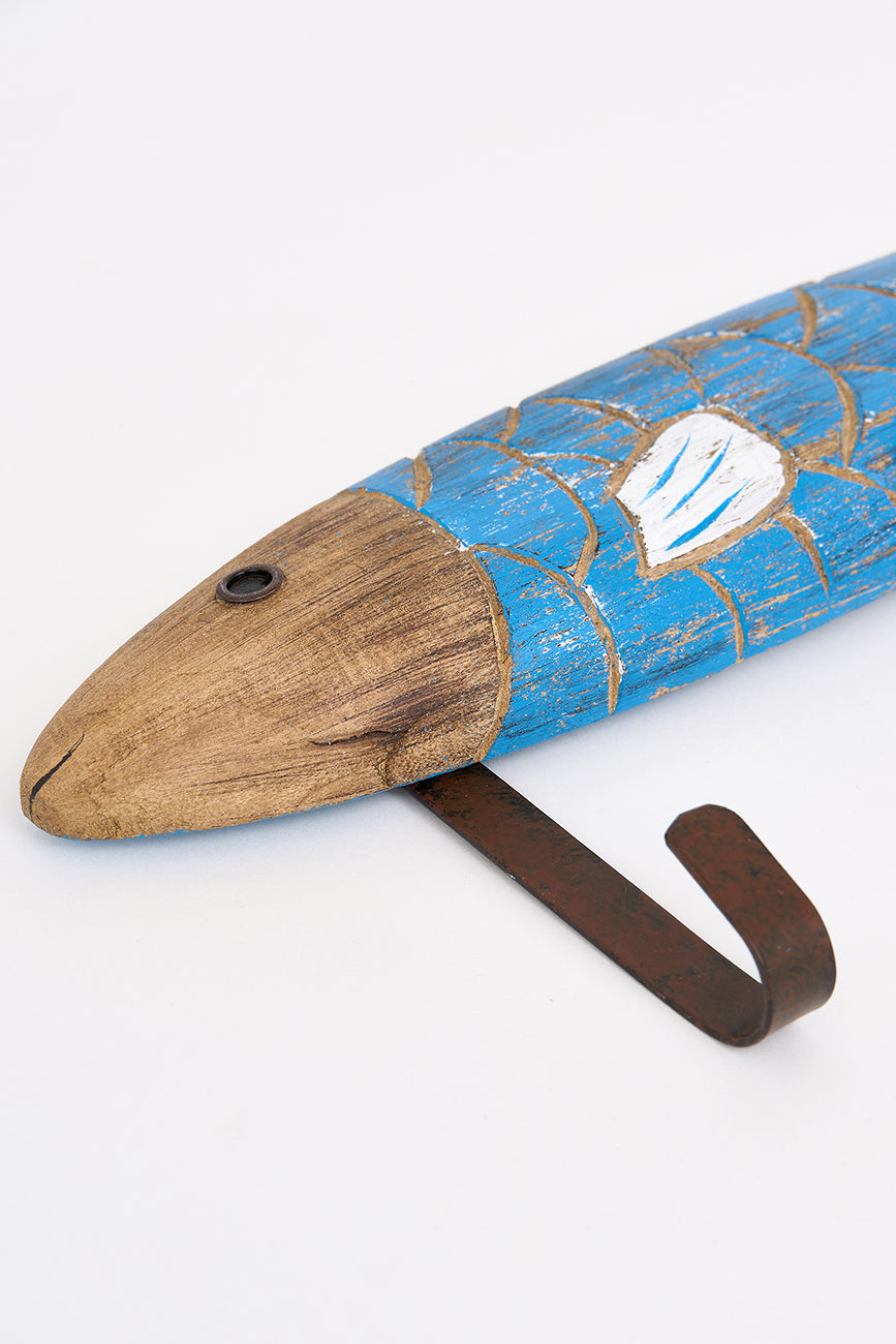 Fish-shaped coat rack with 3 hooks