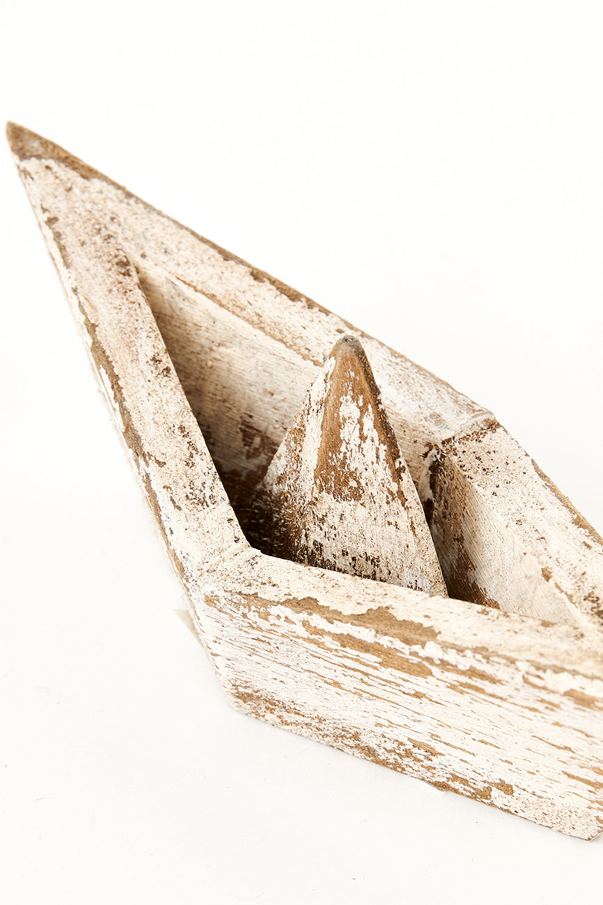 White aged wooden boat - D2240