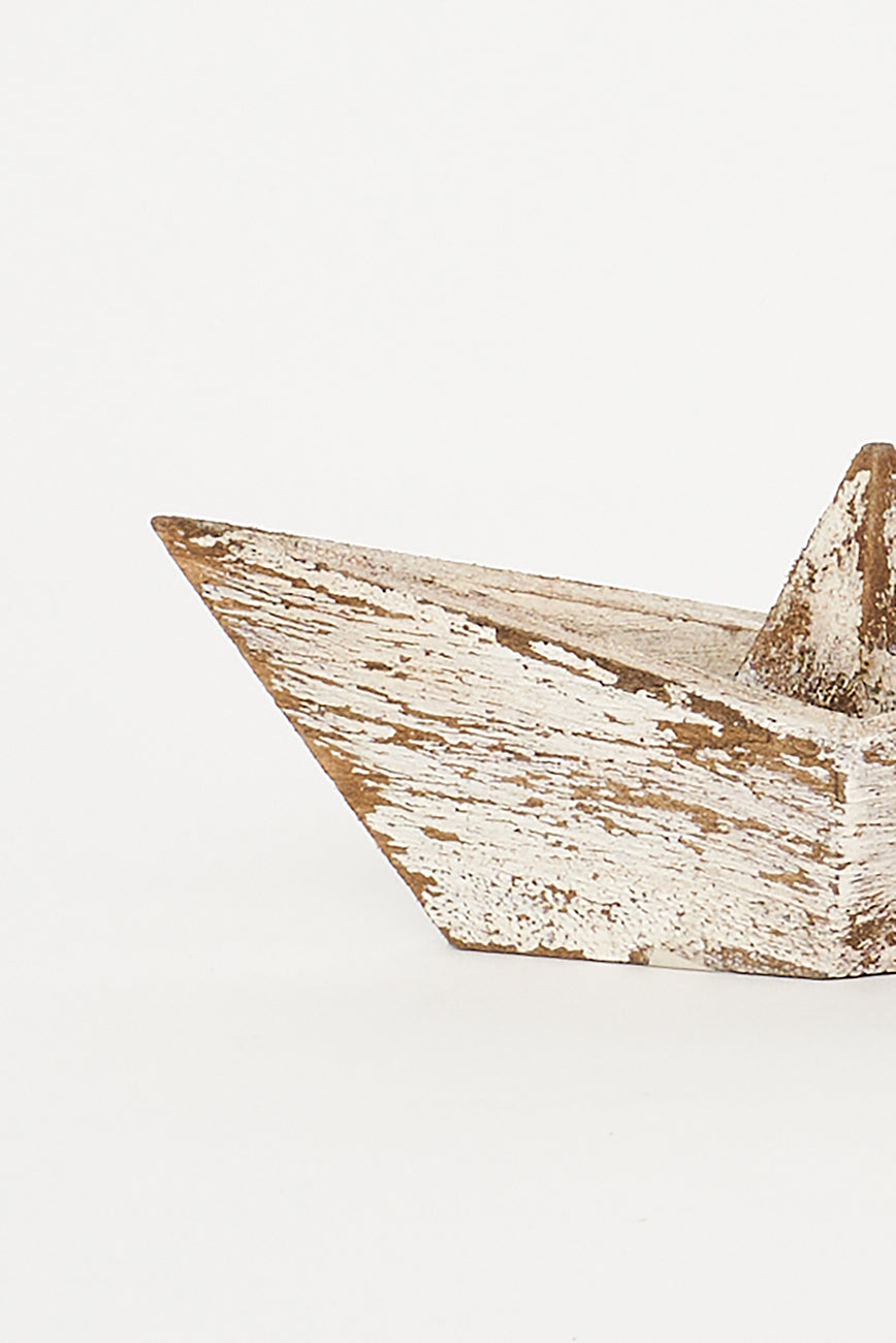 White aged wooden boat - D2240