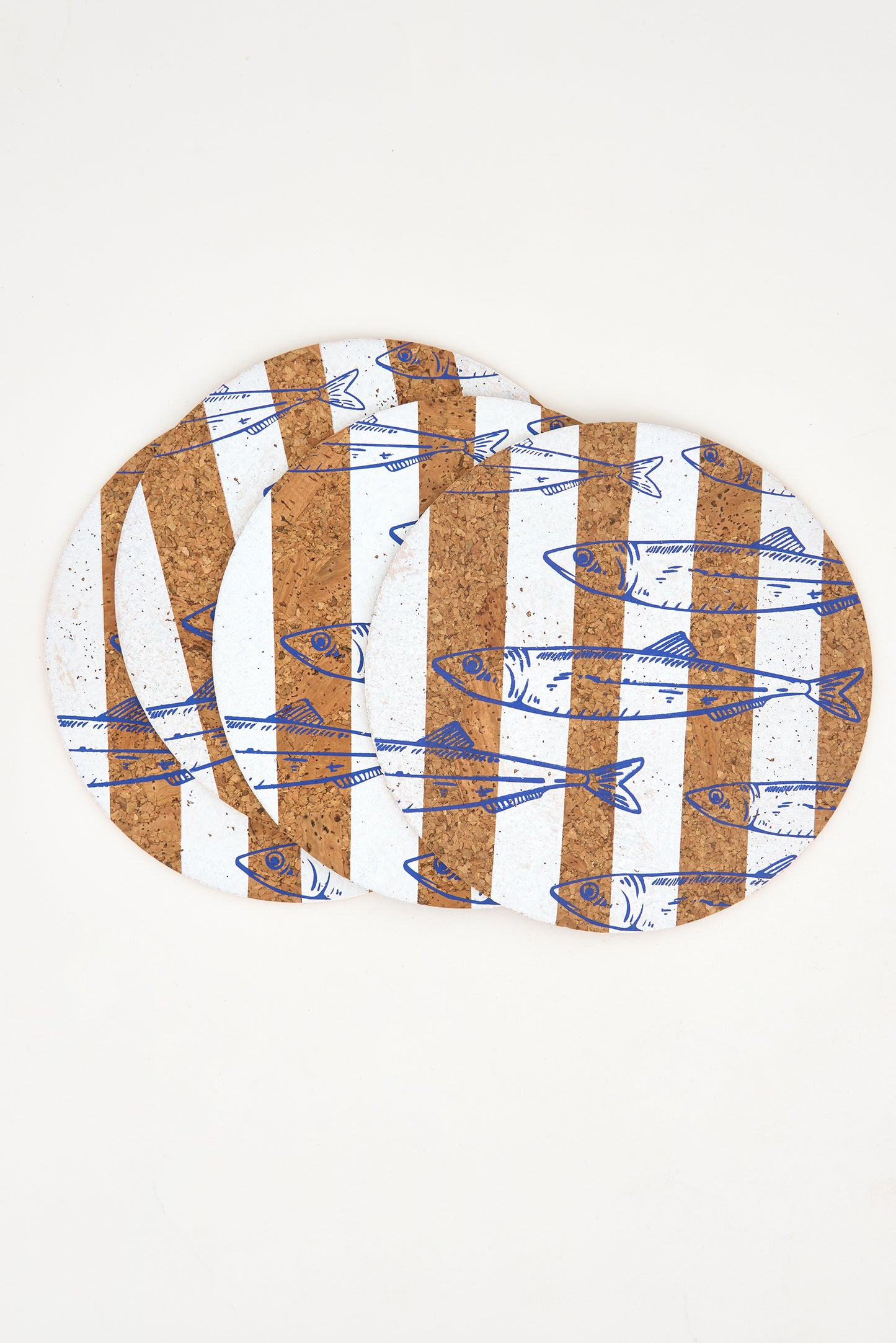 Dessous de plat rond en liège avec poissons
