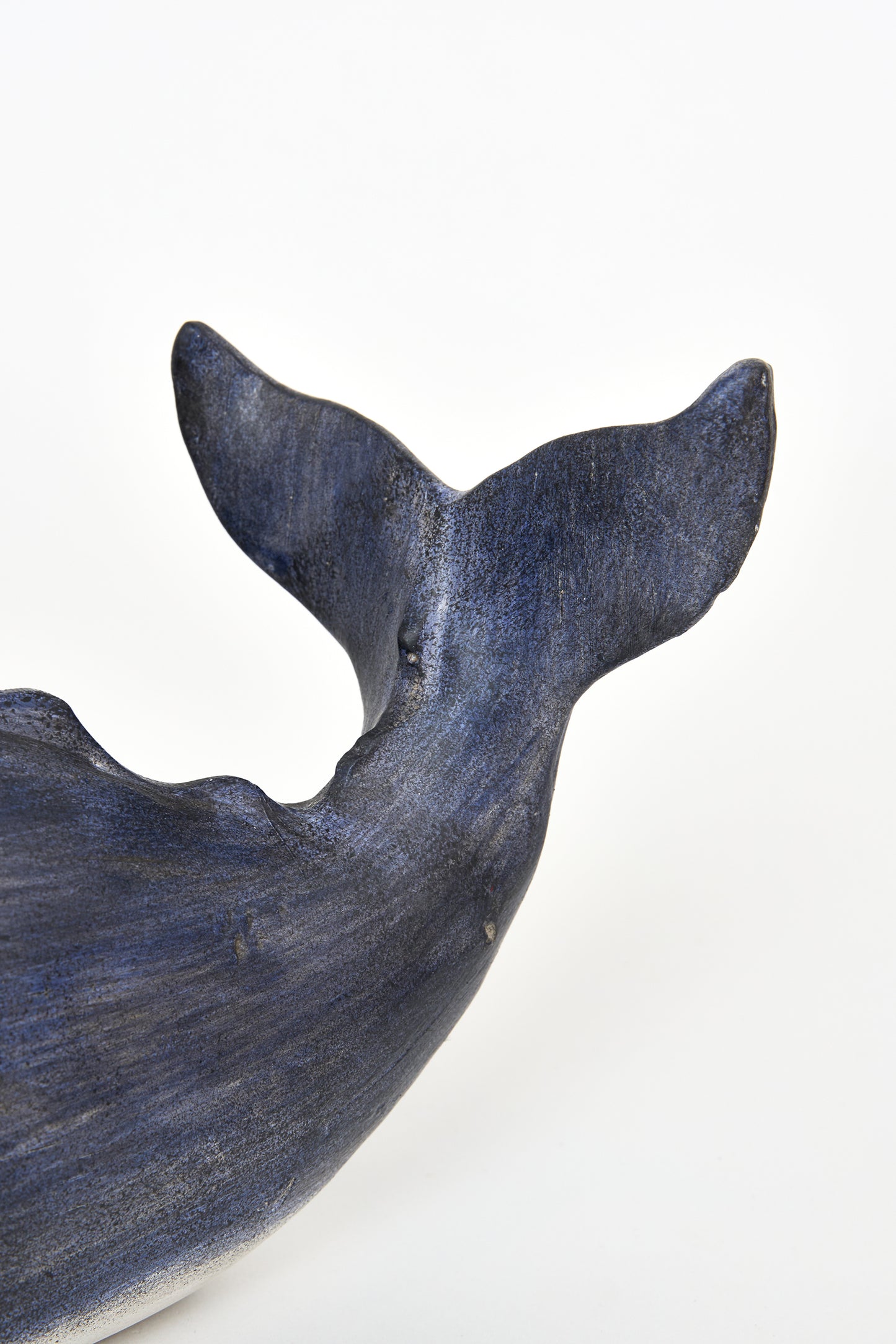 Erretxinazko liburu-euskarri handia, kaxalote-formakoa