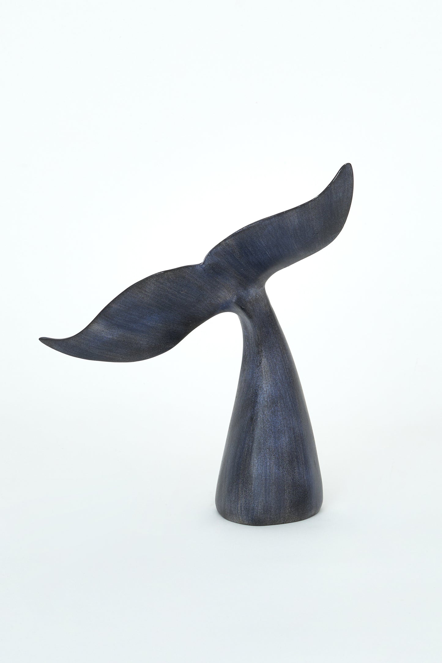 Erretxinazko balea-isats apaingarria