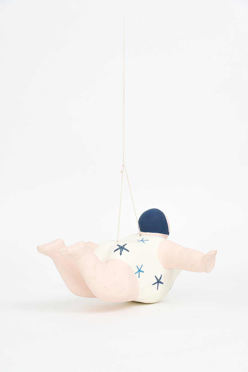 Bañista hecha en papel maché para colgar