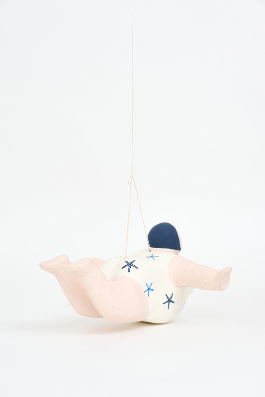 Bañista hecha en papel maché para colgar