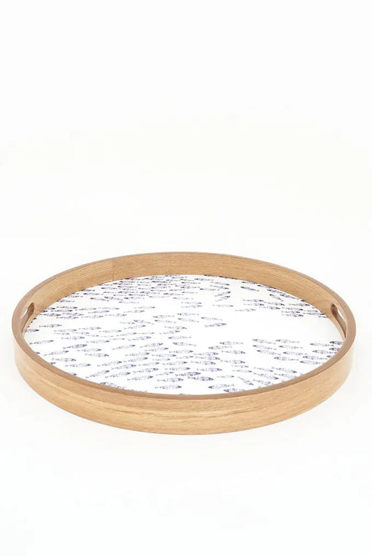 Lot de 2 plateaux en bois émaillé avec poissons. Bleu et blanc