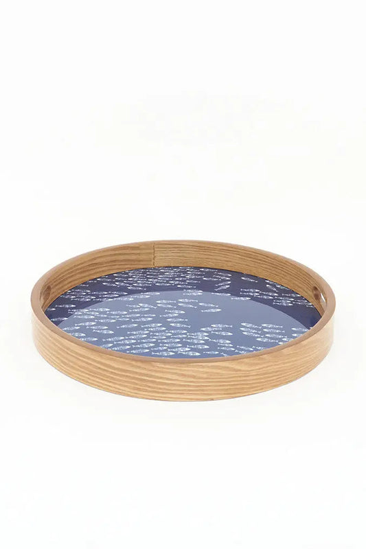 Lot de 2 plateaux en bois émaillé avec poissons. Bleu et blanc