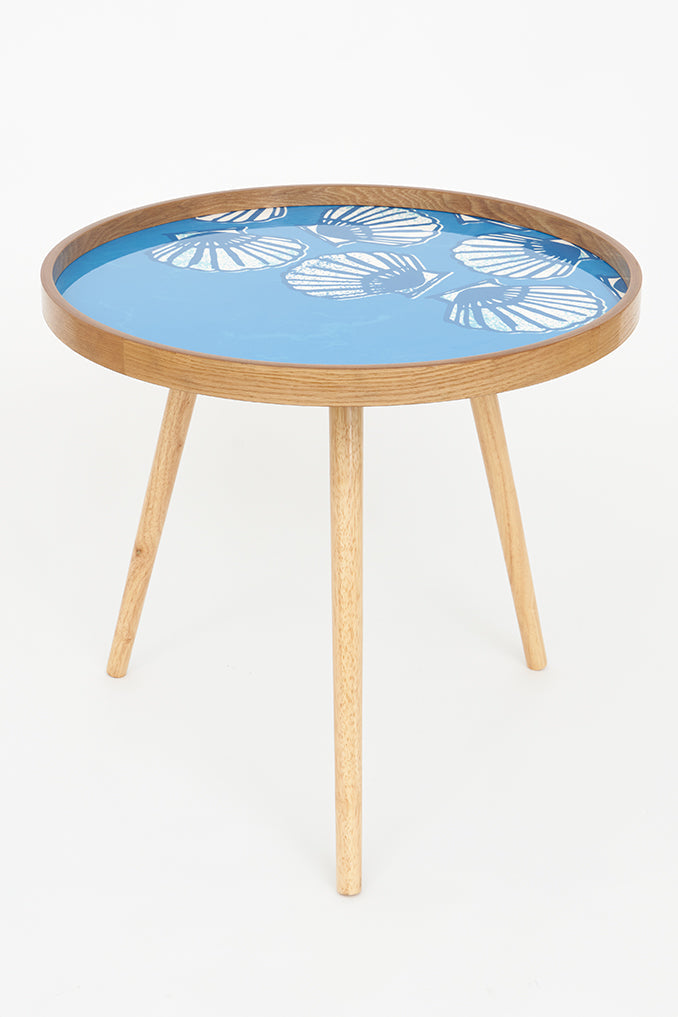 Set of 3 wooden coffee tables with shells