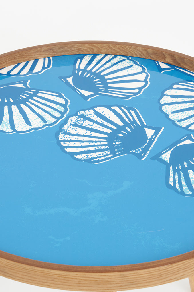 Set of 3 wooden coffee tables with shells