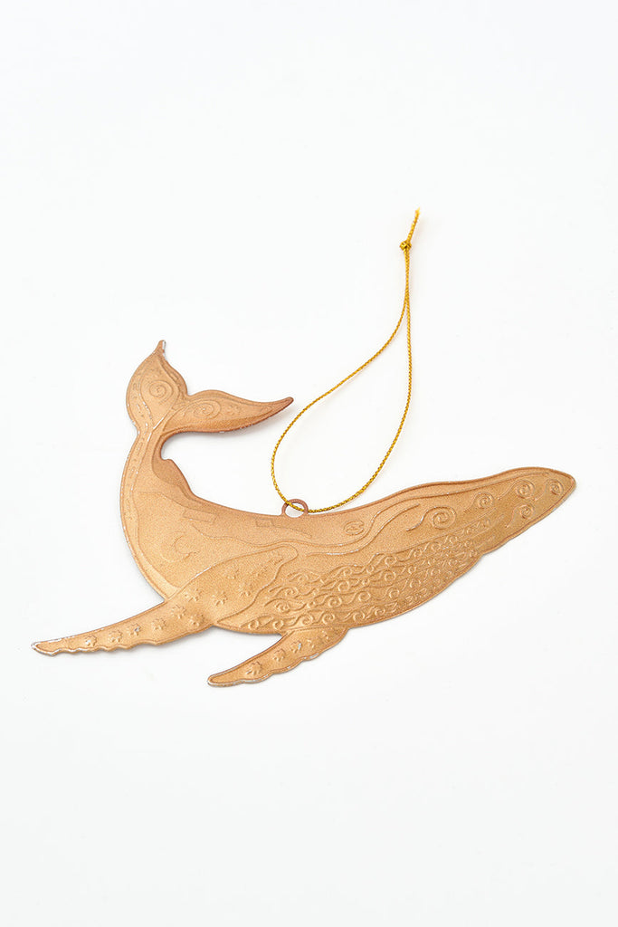 Colgante navideño ballena de hojalata dorada - Decoración náutica navidad